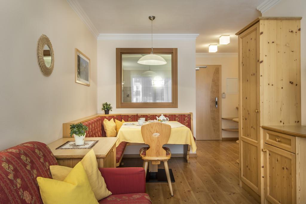 Residence Angelika Corvara In Badia Exterior foto